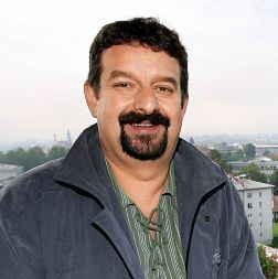 Damijan Perne, župan občine Kranj: “Jazz kamp je postal zelo pomembna kranjska prireditev, ki je pridobila številno občinstvo. Všeč mi je, da vsako leto nastopijo kakovostni izvajalci jazza, in to tiste vrste jazza, ki je všeč širšim množicam. Kranjčani očitno smo ljubitelji jazza, kar dokazuje velik obisk prireditve. Sam sem bil na skoraj vseh koncertih.”