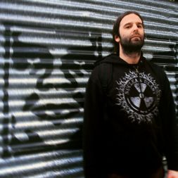 Igor Nardin, kitarist Noctiferije: “Kvaliteten metalski koncert. Dream Theater sem v živo poslušal že četrtič - so top of the top glasbeniki, a postajajo predvidljivi. Njihov repertoar je bil tokrat preveč ‘baladasto’ osladen. Osebno so mi bliže Opeth s svojo dark eksperimentalno atmosfero, ki je lastna tudi Noctiferiji. Tehnično dovršen, a precej statičen koncert, ki so ga nastopajoči začinili z butastimi, a zabavnimi štosi, in tako metalski spektakel spremenili v metalski Halloween večer.”