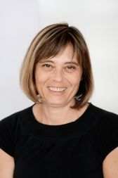 Marijana Kanduti, izvršna direktorica pri Futuri PR: “Rade Šerbedžija preprosto ni samo dober igralec, temveč tudi odličen šansonjer. S svojim šarmantnim glasom je več kot nabito polne Križanke popeljal po svoji življenjski zgodbi od mladostne lahkotnosti, vojne, ki jo pooseblja pesem ‘Neću proti druga svog’, do življenja v Sloveniji s ‘Polako učim slovenski’ pa do znamenite ‘Ne daj se, Ines’. Tudi izbor gostov je pripomogel k odličnemu koncertu, ki smo mu bili priča. Znova je dokazal, da je iz leta v leto samo še boljši.”