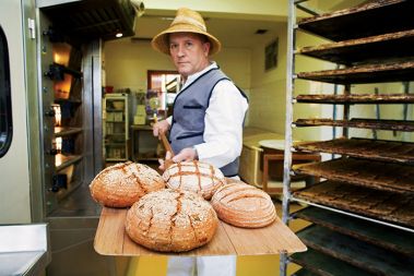Naučite se peči svoj kruh! Ekološka pekarna Krejan v Trzinu.