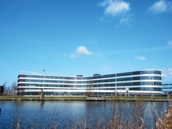 Poslovna stavba TransPort ob amsterdamskem letališču Schipol, prejemnica certifikatov BREEAM in LEED.