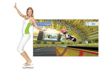 Wii Fit ni uporaben samo za telovadbo, ampak tudi za zabavnejše igre, na primer rolkanje.