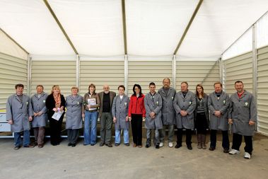 Ekipa prvega centra ponovne uporabe odpadkov. Po končanem trimesečnem usposabljanju bodo zaposlitev dobili trije od desetih delavcev.