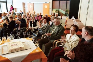 Praznovanje 101. rojstnega dne v centru starejših Trnovo