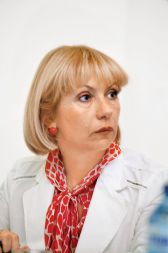 Barbara Verdnik, kandidatka Zares: »Politika se je žal zažrla v vse pore našega življenja. Temu je treba narediti konec.«