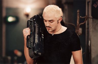 Damijan Perne in Vito Rožej v vlogi direktorja Mr. Smitha in geja Luke