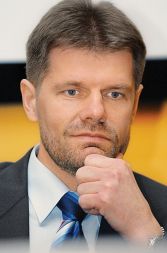 Bojan Dremelj, Telekom: 18.500 evrov mesečno.