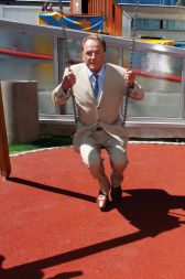 /media/www/slike.old/mladina/tema_kolaz_08bk.jpg