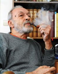 “Požegnali so dobesedno vse. Eden poslanec je uspel izsiliti pločnik, drug kanalizacijo, nato pa sta oba dobrohotno potrjevala vse garancije za kredite.” - Janez Črnivec, bivši Darsov nadzornik