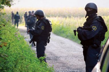 Alternativa arbitražnemu sporazumu je nadaljnja blokada Hrvaške in osamitev Slovenije. Zelo verjetni pa so tudi incidenti, tako kot pri Hotizi septembra 2006.