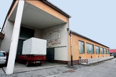Zastavljeno:  Orglarska delavnica v Hočah.