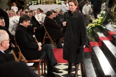 Predsednik vlade Borut Pahor in generalna državna tožilka Barbara Brezigar na umestitvi novega ljubljanskega nadškofa Antona Stresa.
