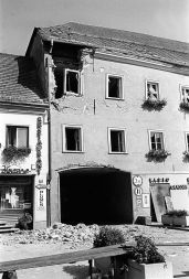 Domovinski muzej v Velikovcu, na avstrijskem Koroškem, kjer so slovenski agentje 18. septembra 1979 s približno 3 kilogrami razstreliva uničili prvo nadstropje, kjer je bilo razstavljeno gradivo o koroškem plebiscitu.