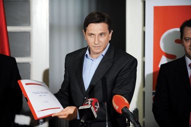 /media/www/slike.old/mladina/tkratkiborut_pahor_ml.jpg