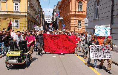 Alternativna demonstracija samoorganiziranih študentov, povezanih v Fronti prekercev. Ljubljana, 19. maj 2010.