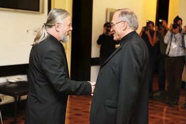 Direktor urada Aleš Gulič in nadškof Anton Stres