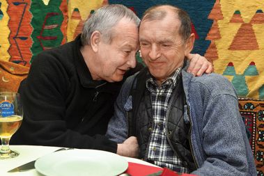 /media/www/slike.old/mladina/vecerjavelikabk.jpg