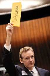 Julian Assange, ustanovitelj WikiLeaksa v Ženevi, 5. novembra