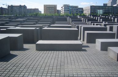 Spomenik žrtvam holokavsta v Berlinu, delo Petra Eisenmana