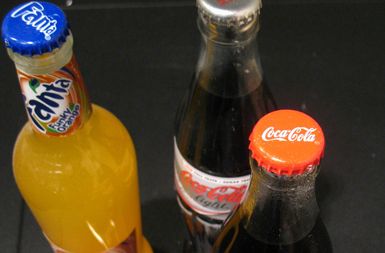 Obdavčeni coca cola in fanta ter neobdavčena lahka coca cola