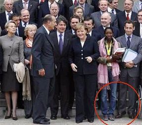Državnik Sarkozy hodi po prstih?