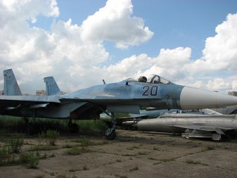 SU-27 Flanker. Eno najboljših, če ne kar najboljše bojno letalo na svetu. Zagotovo pa je najlepše. 