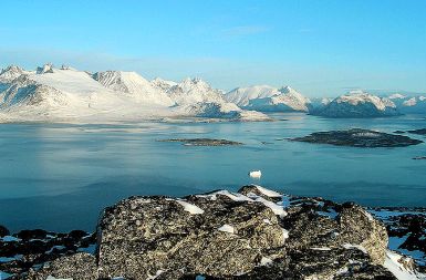 /media/www/slike.old/novice/800pxgreenland_scenery.gif