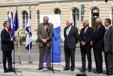 Predaja predsedovanja EU zunanjega ministra Dimitrija Rupla francoskemu kolegu Bernardu Kouchnerju
