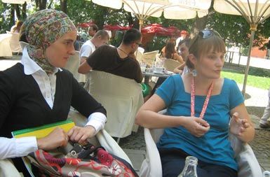 Aida Begić, avtorica v Berlinu nagrajenega igranega filma Sneg, in Ivana Pauer Milošević, diplomantka dokumentarne režije na praškem FAMU
