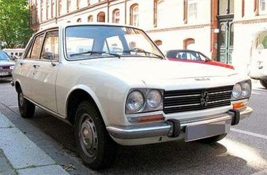 Peugeot 504 iranskega predsednika Mahmuda Ahmadinežada na dobrodelni dražbi