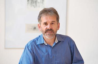 “Odprava krsta mladoletnih otrok bi bila v bistvu zaščitni ukrep za preprečevanje pedofilije predstavnikov cerkve.”