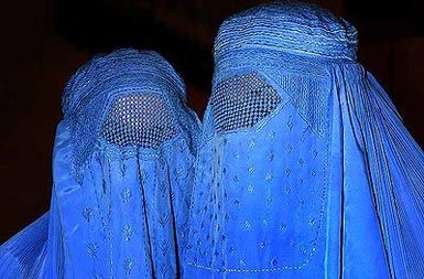 /media/www/slike.old/novice/burqa_afghanistan_01.jpg