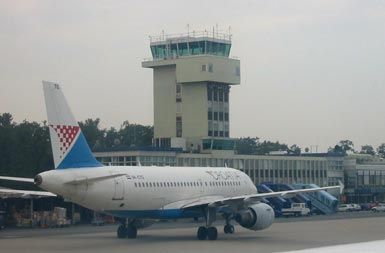 /media/www/slike.old/novice/croatia_airlines_zg_tower.jpg