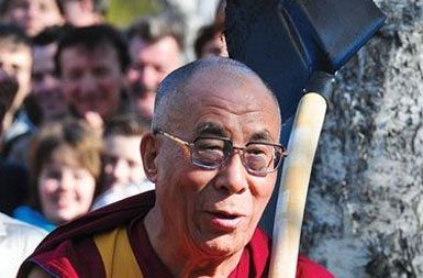 /media/www/slike.old/novice/dalajlama_b5.jpg