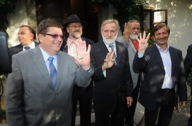 predsednik in poslanci Desus na različnih bregovih