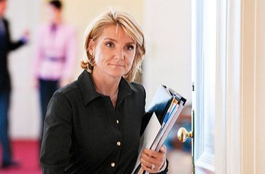 Globo 1600 evrov si je Dimičeva prislužila, ker se je zmotila pri izpolnjevanju obrazca za prijavo premoženjskega stanja funkcionarjev: Kreditne obveznosti je sicer navedla, a v napačno rubriko.
