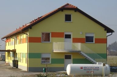 Mavrične barve doma Barje