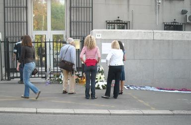 Vhod v francosko veleposlaništvo