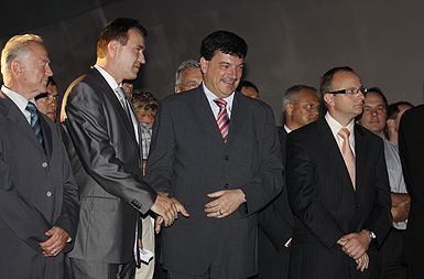 Predsednik uprave Darsa Tomislav Nemec, državni sekretar na Ministrstvu za promet dr. Peter Verlič in minister za promet Radovan Žerjav na otvoritvi predora Šentvid