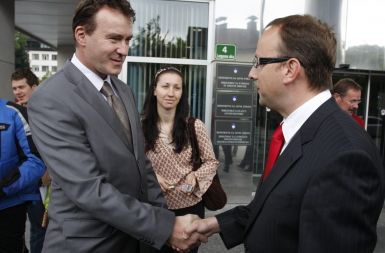 Prometni minister in predsednik uprave Dars