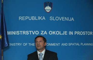 /media/www/slike.old/novice/erjavecministsrtvo_bk.jpg