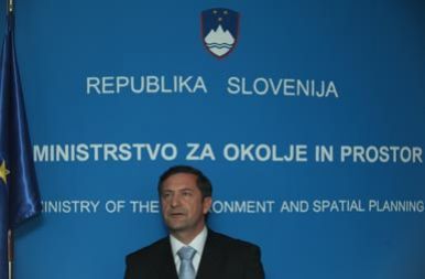 /media/www/slike.old/novice/erjavecministsrtvo_bk_copy1.jpg