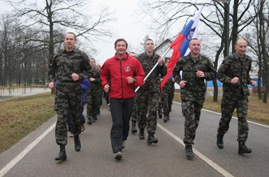 /media/www/slike.old/novice/erjavecvojaki.jpg