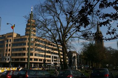 Zgradba Flagey, ki so ji Bruseljčani dali vzdevek  parnik 