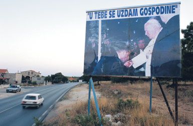 Plakat Anteja Gotovine z papežem Janezom Pavlom II.