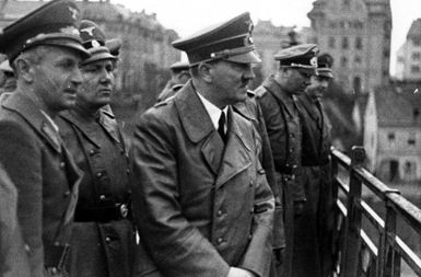 Hitler leta 1941 v Mariboru.