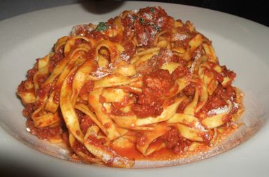 Italijanska jed: peruanska omaka in kitajski špageti