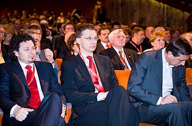Novi podpredsednik SD Patrik Vlačič, nekdanji podpredsednik Igor Lukšič in predsednik stranke Borut Pahor