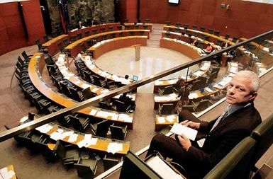 Predsednik protikorupcijske komisije Drago Kos v državnem zboru
