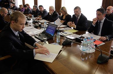 Odbor DZ za gospodarstvo je z desetimi glasovi za in štirimi proti podprl predstavitev Mateja Lahovnika, kandidata za gospodarskega ministra